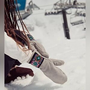 Free People x Astis Beaded Mittens Suede Leather Helka Mitt Ski Snow Winter